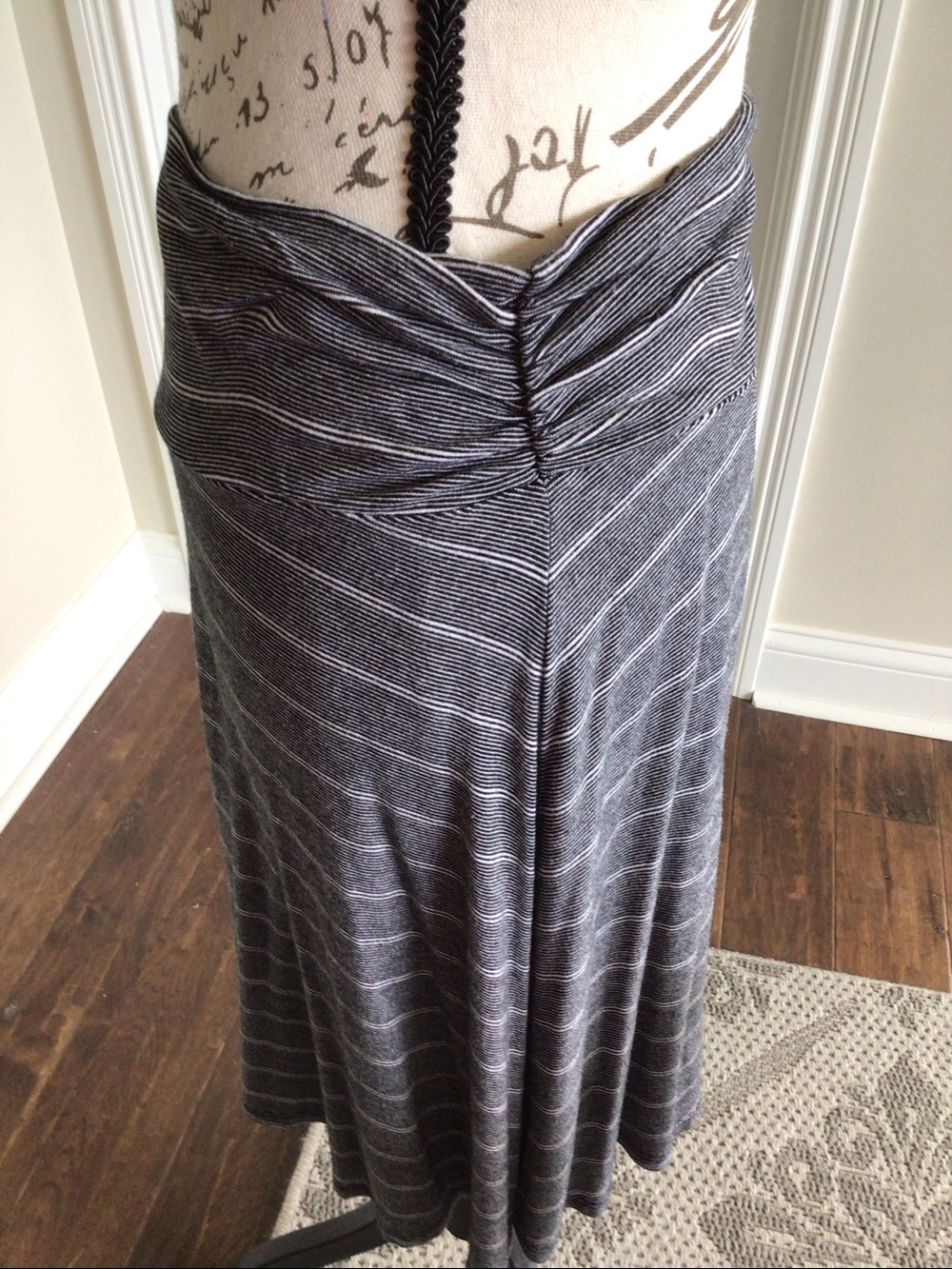 Bundle 2/$14 Merona Black and white Striped Elastic Waist A-Line Skirt Sz L - Picture 5 of 6